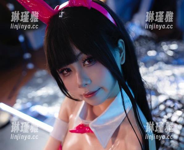 末夜787 末夜787的新作,定制作品中的舰长图,完美映射了食铁兽场的日常。