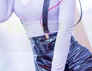 果团网 – 裤里丝，里还有什么？龚玥菲的写真爆料！