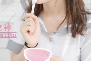 梦丝女神 – 灵唯的电喵女神浴缸图包，泡沫与喵星人的绝妙搭配！