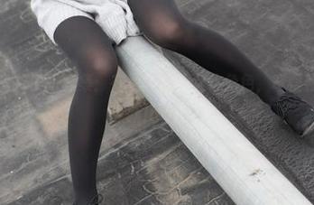 森萝财团 – 卉子写真集：在黑丝里的女仆角色，奇怪物品搭配更新ing！