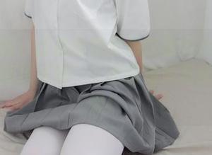 森萝财团：这黑丝亮皮超短裙到底是裙子还是“黑色炸弹”？原图和精选诚意满满啊！