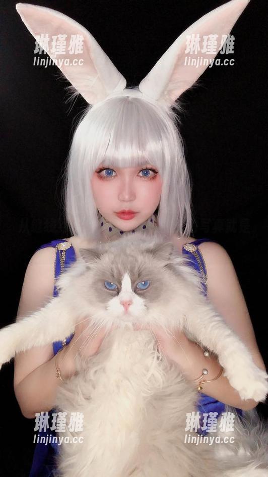 椒妮佐仁 从缝线到姿态,椒妮佐仁的旗袍写真就是这么一场视觉游戏!