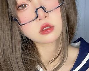 小恶魔的写真图集：看次屁啦如何变身吸引眼球