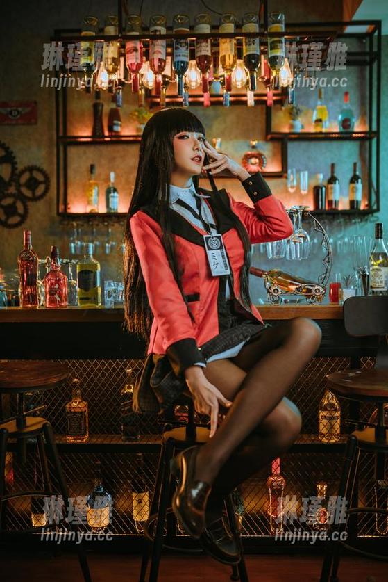 源纱希喵喵喵的黑色写真，高清特写分享，让我考虑买点黑色衣服。