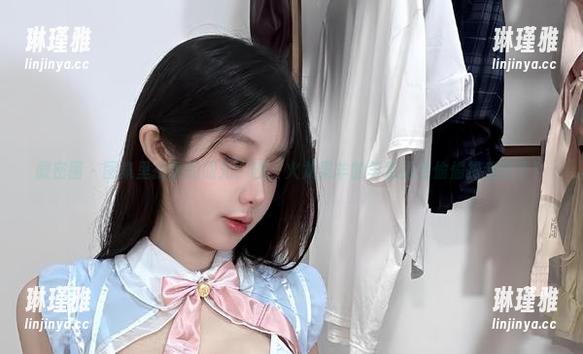 微密圈 - 图集里挑剔的眼光：咦，火龙果羊的羊崽居然偷偷把我瞪了！