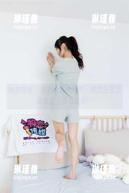 物恋传媒-菜菜 物恋传媒 - 菜菜新出的写真,和这日落无缝衔接,真心佩服!