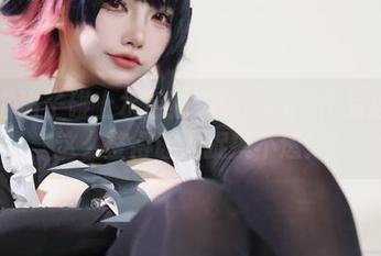 当狐洛洛子碰上水色猫猫头：cos作品居然能这么整得让人捉摸不透！