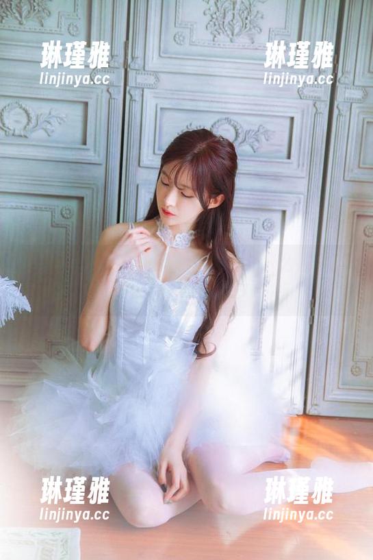 王羽杉 秘书王羽杉的写真,从未见过这么会撩的小姑娘。