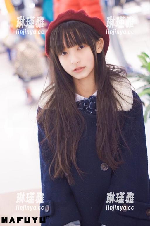 神楽坂真冬 这礼服看得我直想学神楽坂真冬cos,但我真的有这个胆吗?