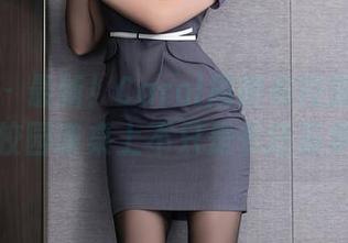 秀人网 – 最新！Carol周妍希校服图片合辑，校园课桌上不只是书还有梦呀。