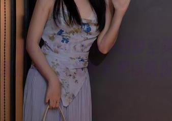 秀人网 – 看LindaLinda的镂空美图合集，别担心，透光不会把你晒伤！