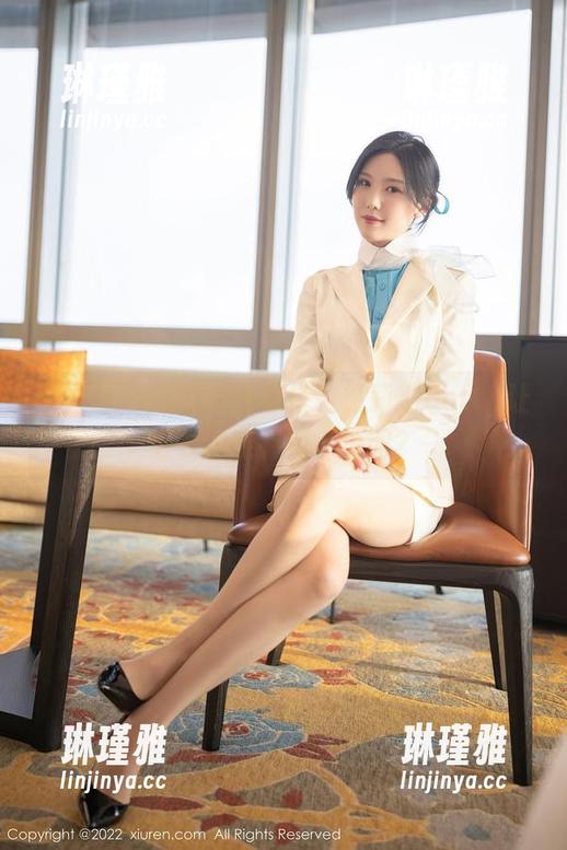 秀人网-徐莉芝Botty 秀人网 - 从图库到穿搭,徐莉芝Botty让毛衣也能有点小情调?