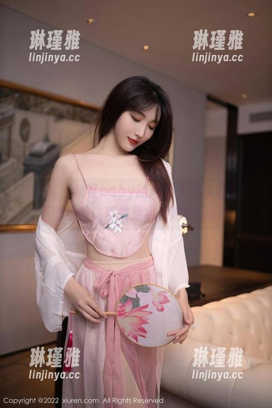 秀人网-星星baby 秀人网 - 星星baby的高清死库水写真:不敢相信这真的是水和她的搭配!