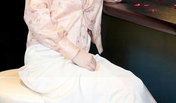 秀人网 – 曼柔的妹妹大公开，让我想起了冰淇淋的香甜-新写真集更新！