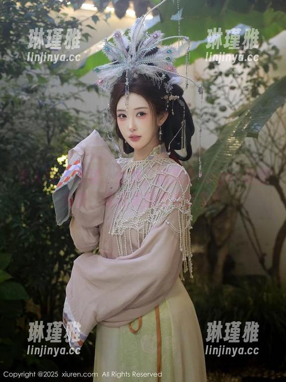 秀人网 - 吊裙、丝袜，杨晨晨sugar原图来袭，谁说美腿没有故事！