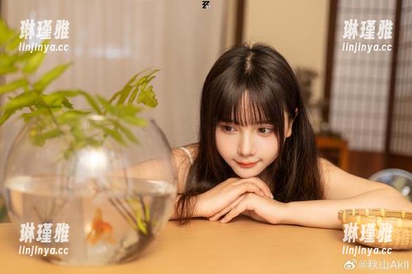 秋山AkI 资源到手,秋山AkI保障你的秋天恋爱节奏!