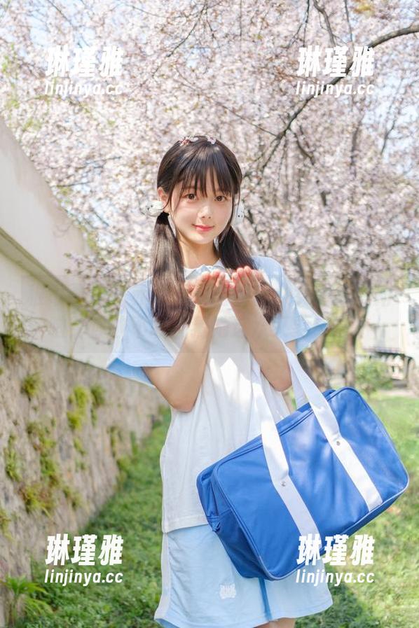 稚乖画册 - 赤西夜夜的初音少女图集更新啦！你敢不敢猜猜她这次又要穿啥？