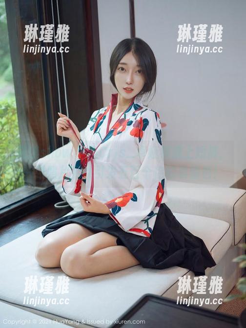 花漾show - 当Cris_卓娅祺遇上短裤，一张照片足以引发五百个你的表情包！