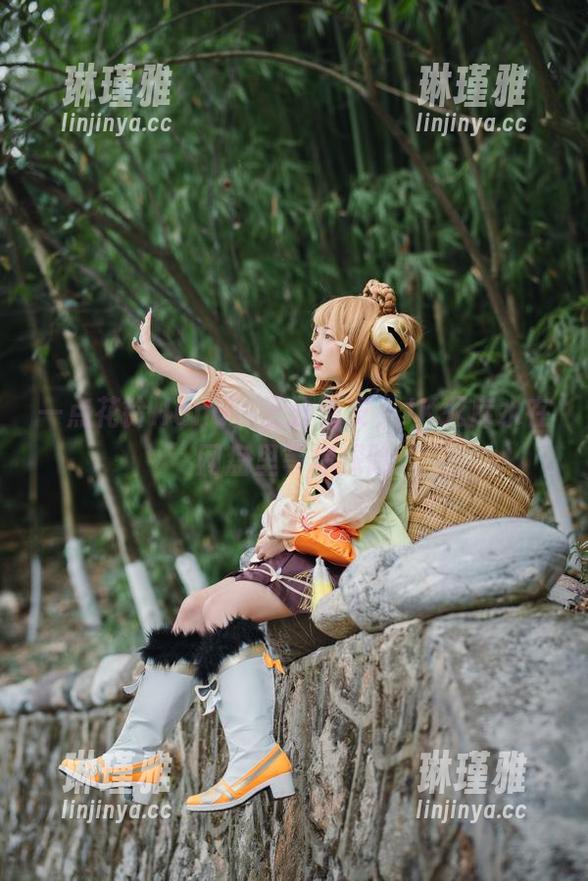 花铃Hana 一点花铃Hana,三分俏皮,JK死库水在网盘里等你探险