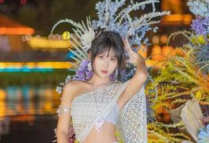 当“萌芽儿o0”穿上那身套装，高清写真直戳我的审美神经，好想知道她的穿搭秘籍。