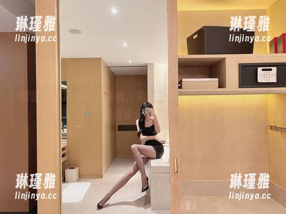 葛征 微密圈 - 最新图册暴击,葛征的牛仔辣妹,OMG那姿势我永远学不会...