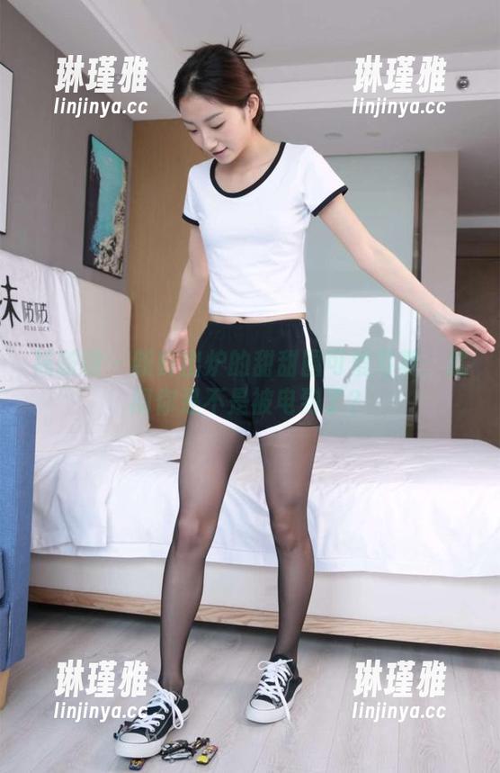 袜啵啵 - 新鲜出炉的甜甜圈可爱写真：就问你是不是被电到了？