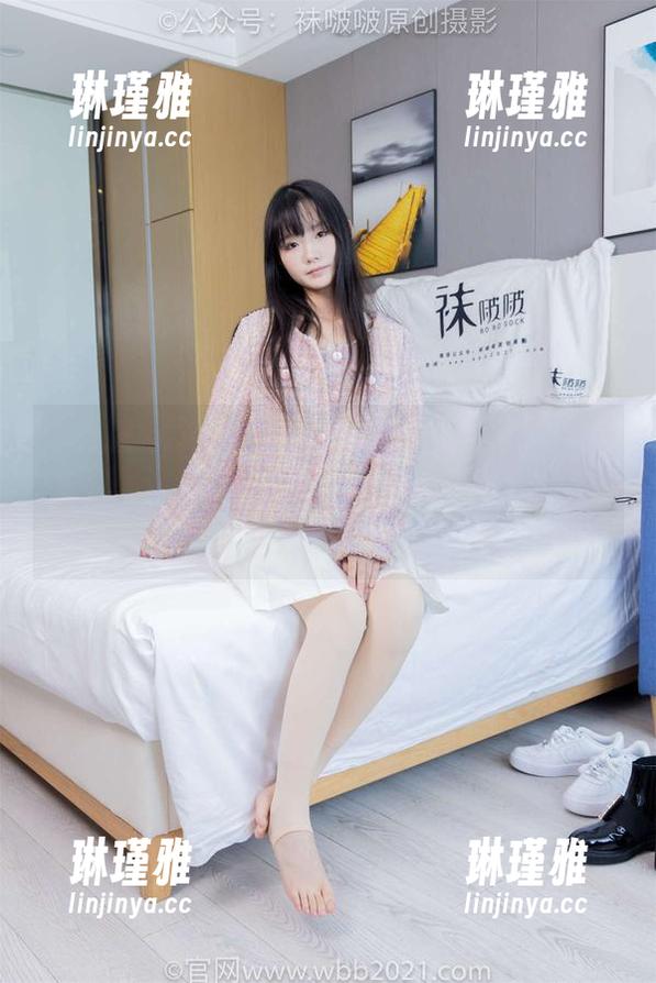 袜啵啵-稚予 袜啵啵 - 要说稚予的油亮黑丝一定在美图精选里引起骚动,尤其是那个透明款,让人心生无限遐想。