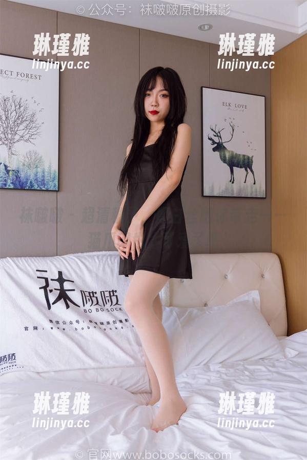 袜啵啵 - 超清稚予，厚白丝随你带走——猫爪印也太可爱了吧