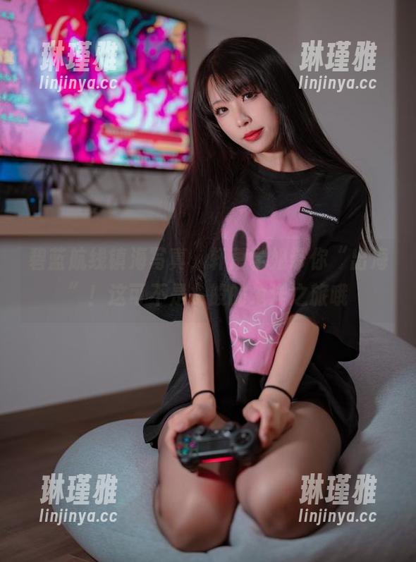 碧蓝航线镇海写真，轩萧学姐带你“出海”！这可不是一般的海洋之旅哦