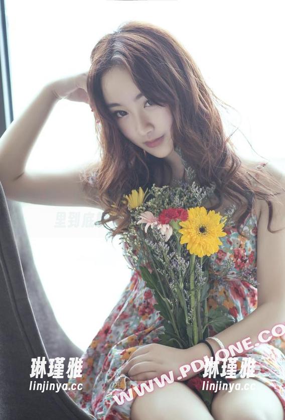 轰趴猫-杨晨晨sugar 轰趴猫 - 丝袜俏佳人杨晨晨sugar,图包里到底躲了多少小惊喜资源?