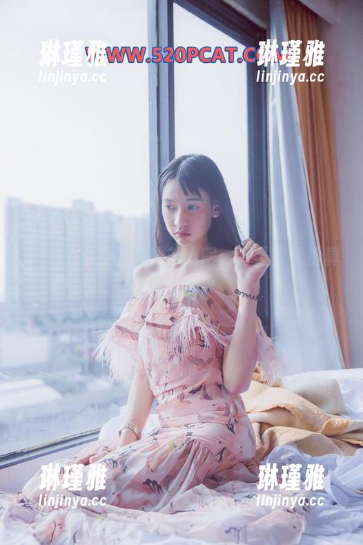 轰趴猫 - 原图中的苏小暖：万圣节装扮真是有一点惊喜