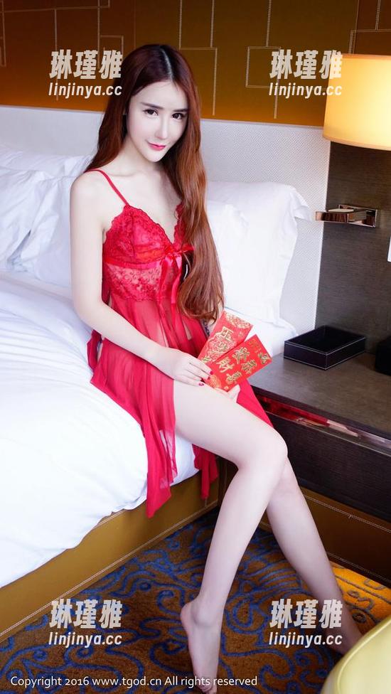 青豆客 - 这不是她的第二人生，只是梦娜Vanessa美脚的图集与无圣光的巧妙结合。