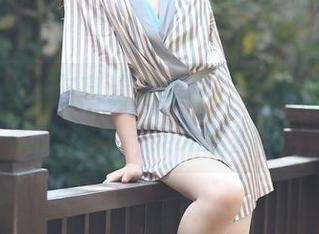 魔镜街拍：在高清图集中，皮裙黑丝再次教会我——美无需解释。